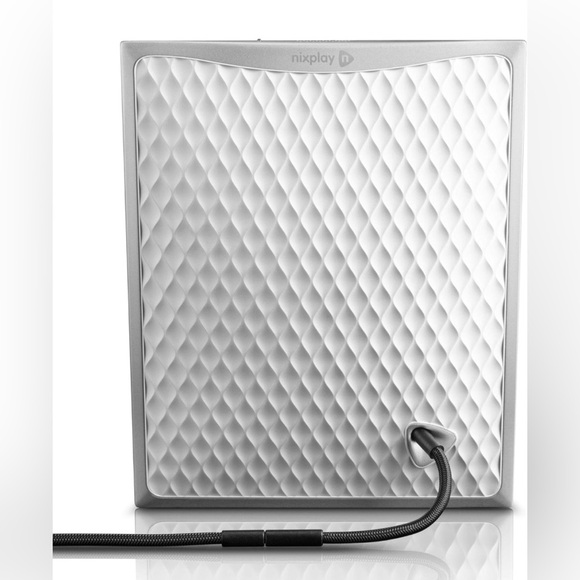 Nixplay Iris 8 Inch WiFi Cloud Digital Frame (Silver) - Picture 3 of 7